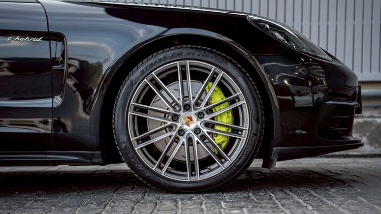 Porsche Panamera 2018 2.9 4 E-Hybrid 4WD Sedan ปลั๊กอินไฮบริด (PHEV) ไม่ติดแก๊ส เกียร์อัตโนมัติ ดำ รูปที่ 4