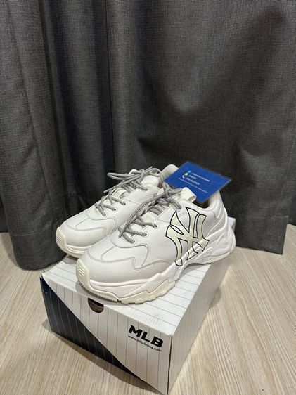 รองเท้าผ้าใบ mlb ทรงสวยมาก