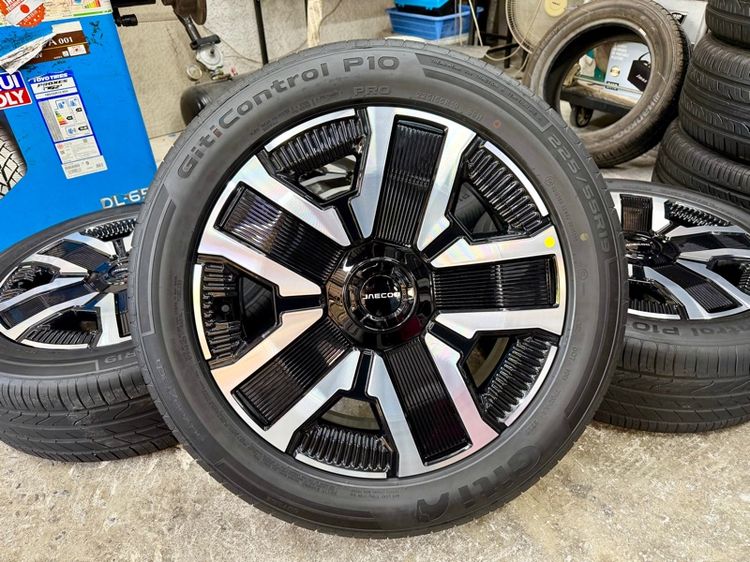 19" ล้อแม็ก JAECOO 6 ขอบ 19” ถอดป้ายแดง ยาง GITI 225-55R19 ปี 25 ตุ่มหน้ายางอยู่ครบ