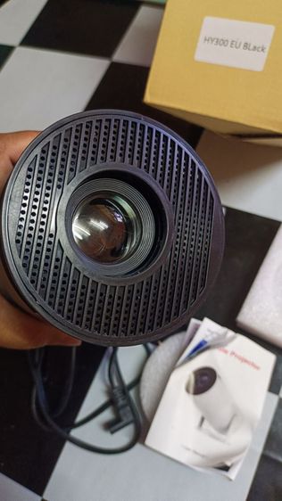 โปรเจคเตอร์ สีดำ พร้อมจอภาพติดผนัง รูปที่ 3