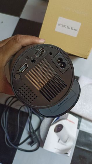 โปรเจคเตอร์ สีดำ พร้อมจอภาพติดผนัง รูปที่ 2