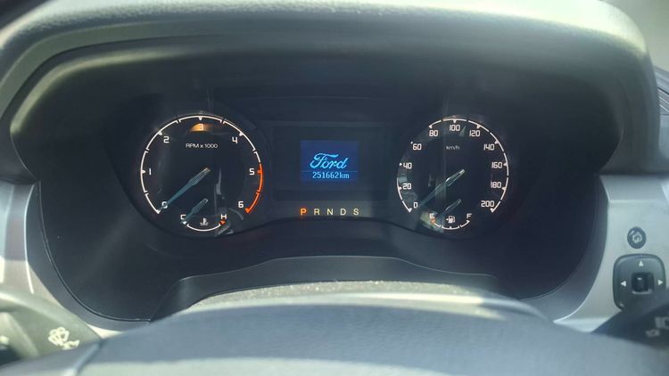 รถ Ford Ranger 2.2 Hi-Rider XLT สี ดำ