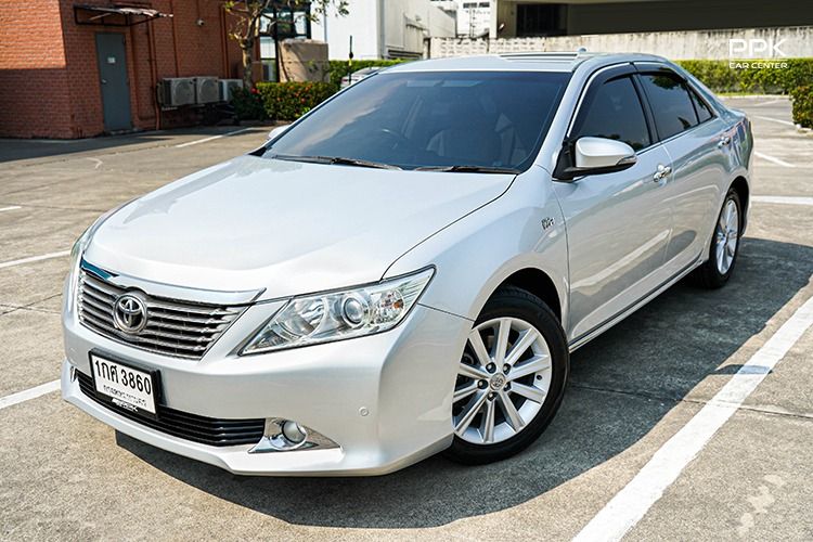รถ Toyota Camry 2.5 G สี เทา