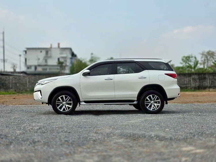 Toyota Fortuner 2020 2.4 G Utility-car ดีเซล ไม่ติดแก๊ส เกียร์อัตโนมัติ ขาว รูปที่ 3