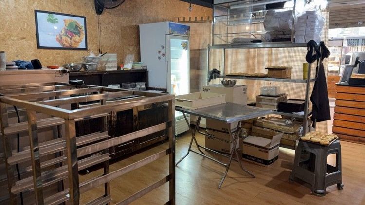 เฟรนชายกาแฟและโดนัท รูปที่ 5