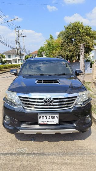 รถ Toyota Fortuner 2.7 V 4WD สี ดำ