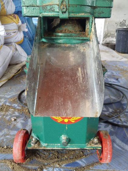 เครื่องอัดเม็ดหัวอาหารสัตว์ไฟบ้านแบบ 2 ลูกกลิ้งพร้อมใช้งาน รูปที่ 5