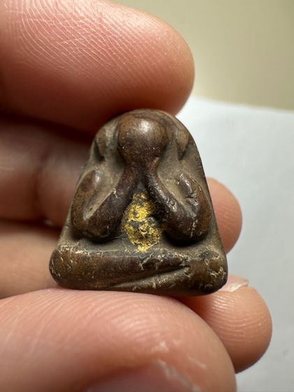 พระปิดตาพิมพ์เล็กหลวงพ่อแก้วหลังเรียบ