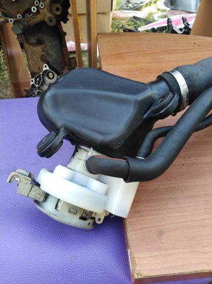 ถัง​น้ำมัน​ปั้ม​ติ๊ก​ฝา​ถัง​ฟีลา​โน่​และ​ฟ​ี​โอ​เล่​ รูปที่ 2