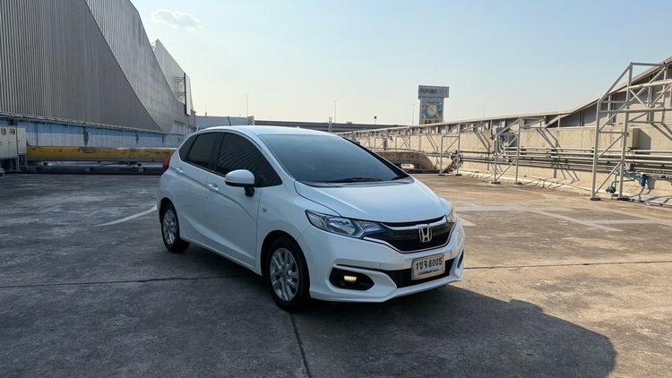 รถ Honda Jazz 1.5 V+ สี ขาว