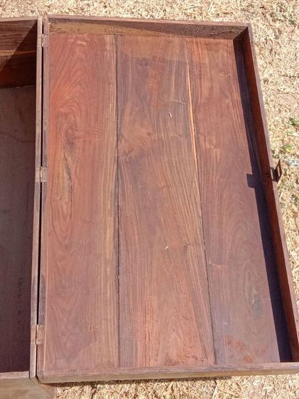 หีบไม้  อายุ 80ปีขึ้น