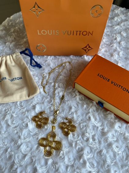 ชุดสร้อยคอ ต่างหู LVแท้ รูปที่ 5