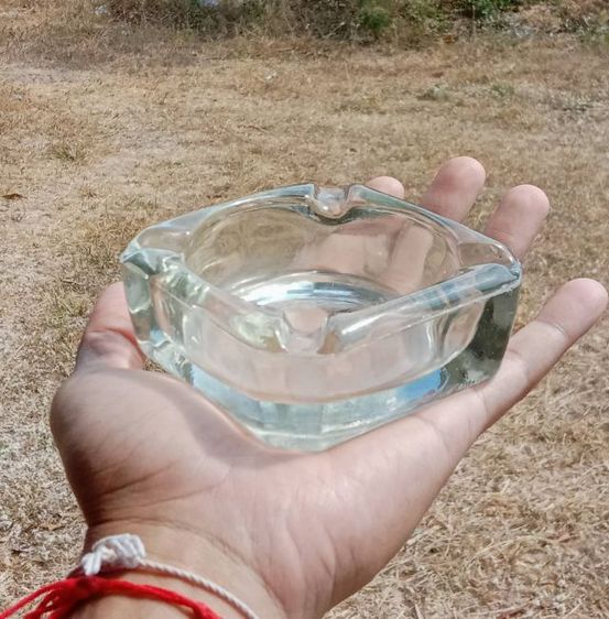 ที่เขี่ยบุหรี่  วัสดุแก้วหนาๆ แข็งแรง เก่าเก็บ รูปที่ 3