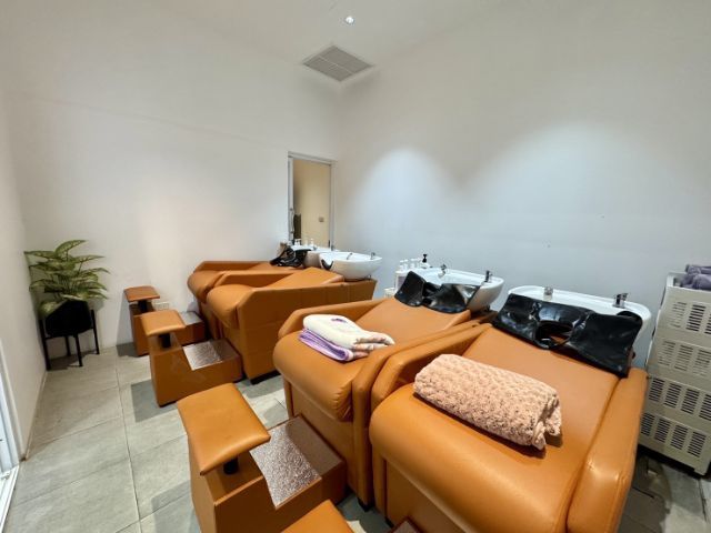 ร้านเสริมสวย SEASON SALON  ดีไซน์วิลเลจ เกษตร-นวมินทร์