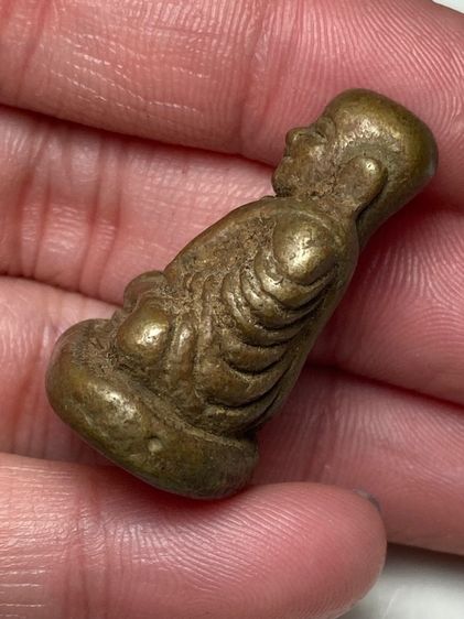 หลวงพ่อเงินเนื้อทองเหลือง รูปที่ 4