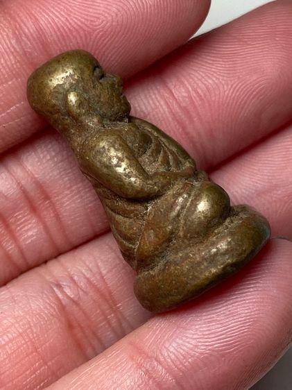 หลวงพ่อเงินเนื้อทองเหลือง รูปที่ 3