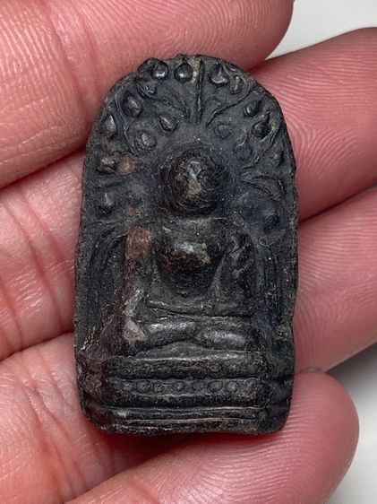 พระคงลำพูนเนื้อดิน