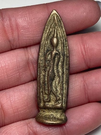 พระลีลาเนื้อทองเหลือง