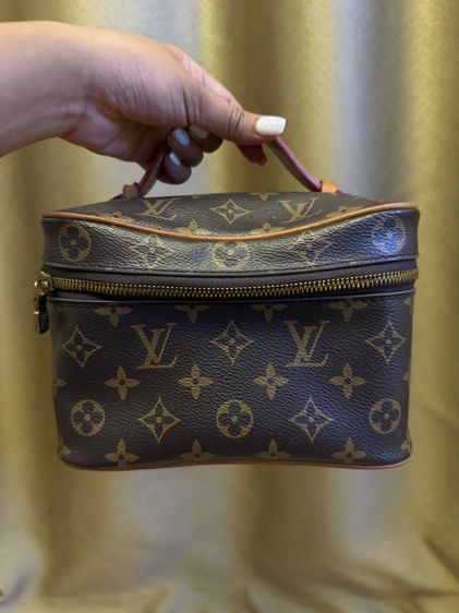 กระเป๋าหลุยส์