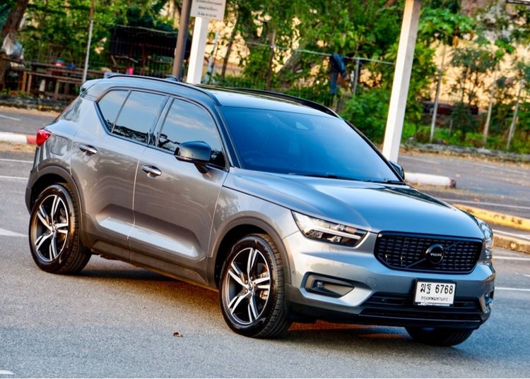 Volvo XC40 2019 2.0 T5 R-Design 4WD Sedan เบนซิน ไม่ติดแก๊ส เกียร์อัตโนมัติ เทา รูปที่ 3