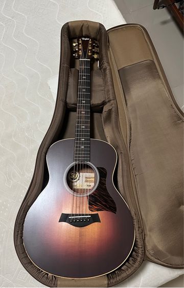 ขายกีต้าร์ Taylor 