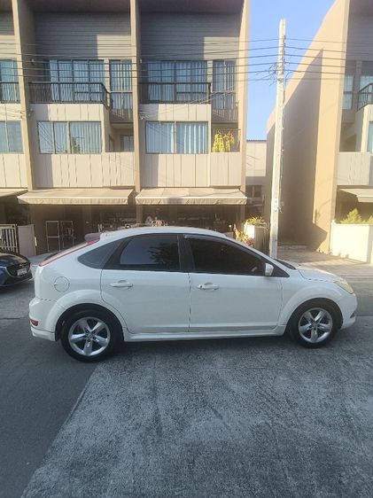 Ford Focus 2012 1.8 Finesse Sedan เบนซิน ไม่ติดแก๊ส เกียร์อัตโนมัติ ขาว รูปที่ 2