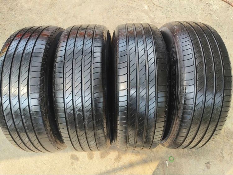 ยางมิชลินไพรมาซี่ 4 215 60 16 ปี 25 ชุดละ 5,000 บาทครับ