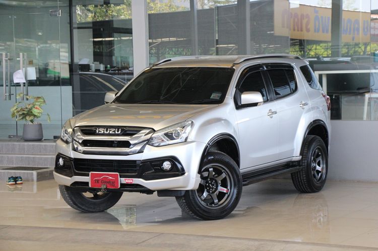รถ Isuzu MU-X 1.9 The Onyx สี เทา