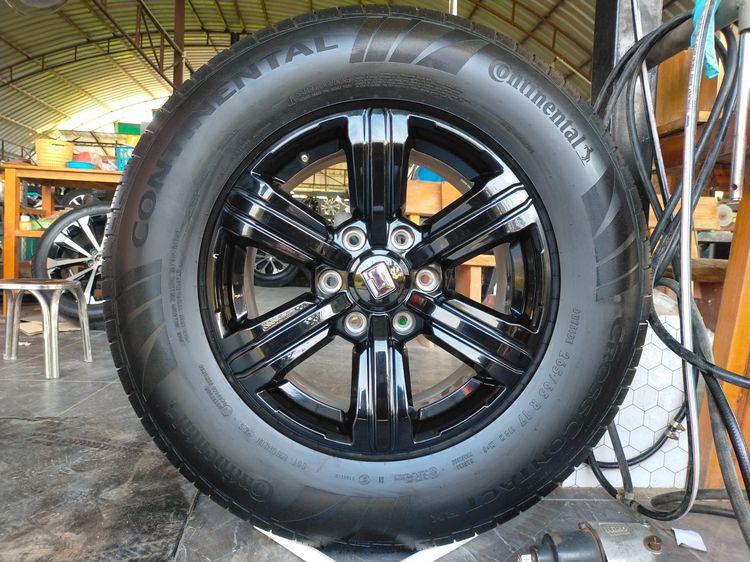 แม็กขอบ17 กว้าง8 et36 สีเดิม พร้อมยางคอนติ 265 65 17 ปี25 ใส่d-max เรนเจอร์ bt50 ไทรทัน ยางสวยตามรูป