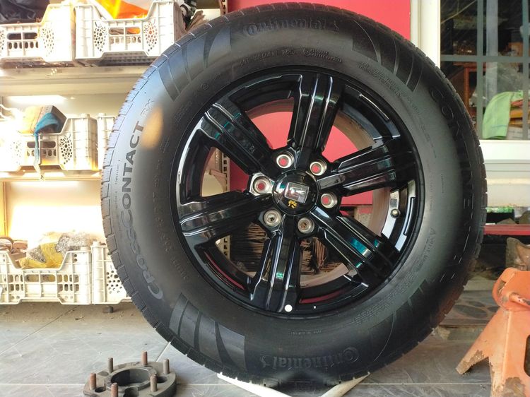แม็กขอบ17 กว้าง8 et36 สีเดิม พร้อมยางคอนติ 265 65 17 ปี25 ใส่d-max เรนเจอร์ bt50 ไทรทัน ยางสวยตามรูป รูปที่ 2