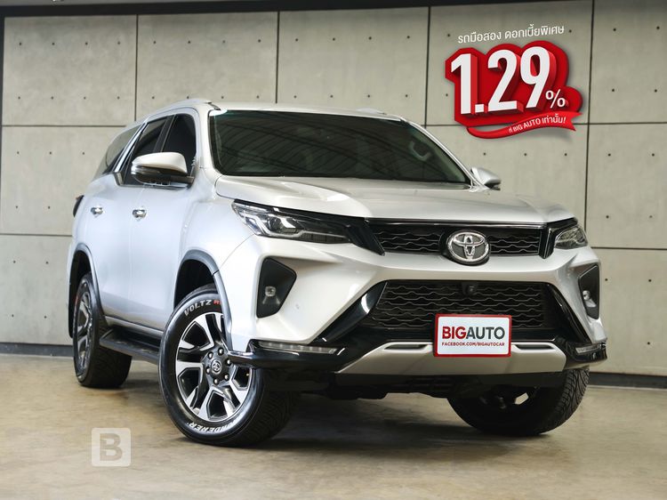 Toyota Fortuner 2022 2.4 Leader V 4WD Utility-car ดีเซล ไม่ติดแก๊ส เกียร์อัตโนมัติ บรอนซ์เงิน