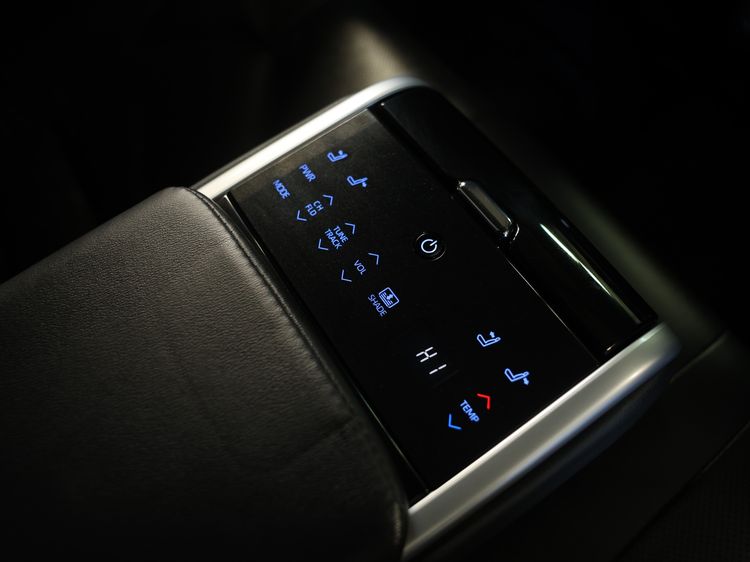 Toyota Camry 2022 2.5 HEV Premium Luxury Sedan ไฮบริด ไม่ติดแก๊ส เกียร์อัตโนมัติ ขาว รูปที่ 4