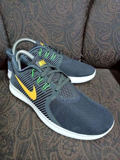 รองเท้ามือสองผ่านการใช้งาน size 39 รูปที่ 2