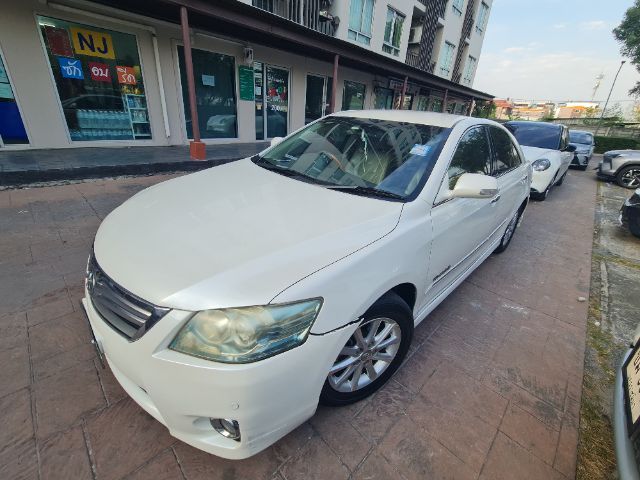 รถ Toyota Camry 2.4 Hybrid สี ขาว