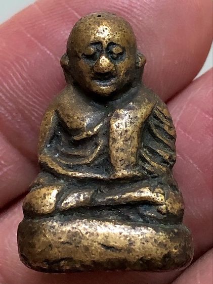 พระรูปหล่อเก่าคะ