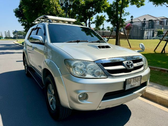 Toyota Fortuner 2006 3.0 G 4WD Utility-car เบนซิน ไม่ติดแก๊ส เกียร์ธรรมดา เทา รูปที่ 4