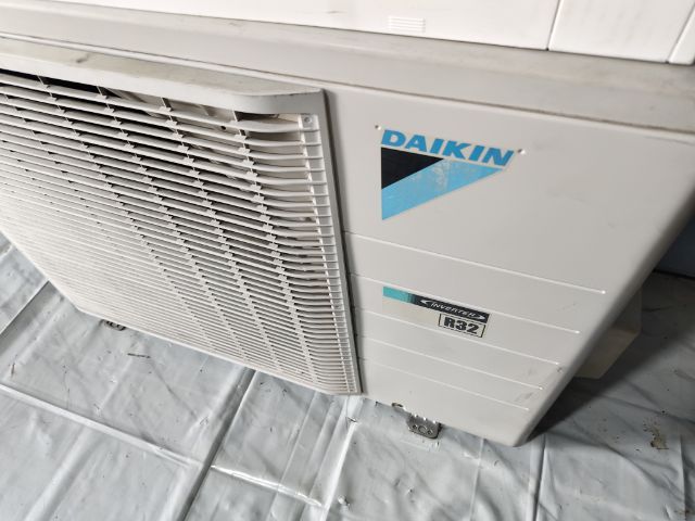Daikin Inverter 18000 BTU ปี 21 ใช้งานปกติพร้อมติดตั้งรับการ 3 เดือนสนใจโทร 096-9471136