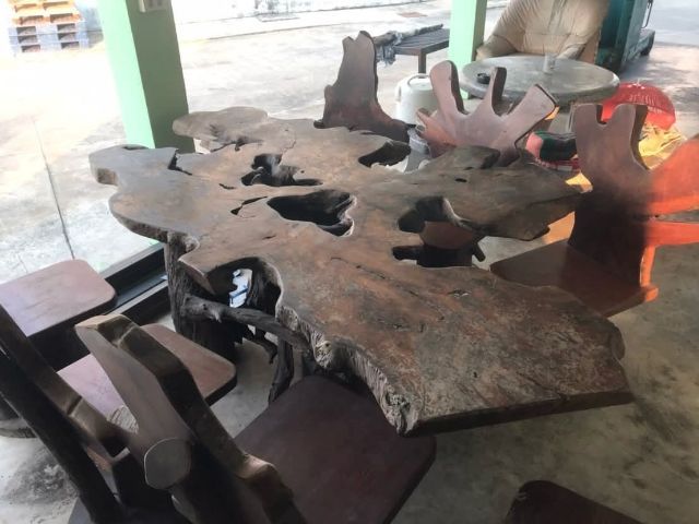 โต๊ะไม้ พร้อมเก้าอี้ไม้8ตัว  อยากเคลียพื้นที่ครับ ราคาต่อรองได้ครับ รูปที่ 8