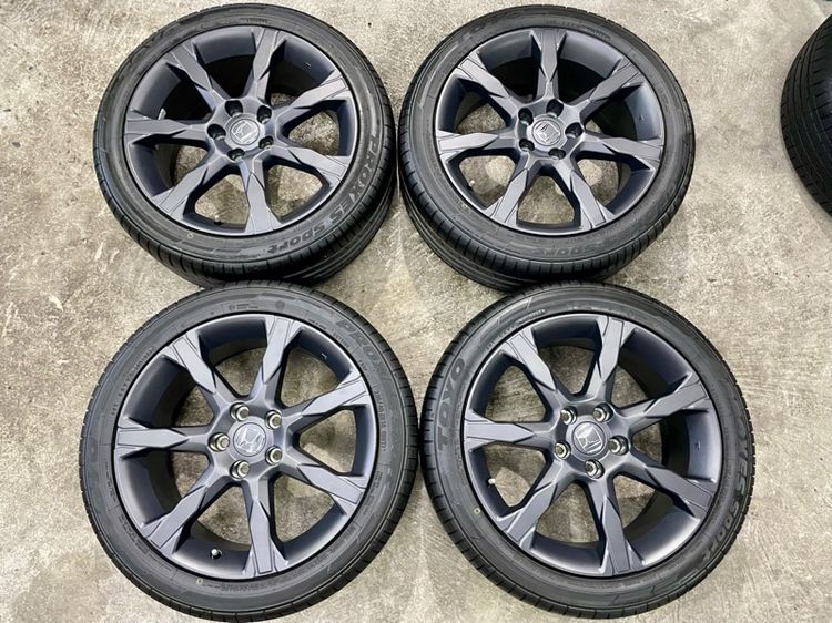 แม็ก HONDA CIVIC EHEV RS TOP ขอบ 18” ถอดป้ายแดง ยาง TOYO 235-45R18 ปี 23 เบิกใหม่ใส่ลงพื้น 100โล สีเส้นยังอยู่ครบ รูปที่ 4