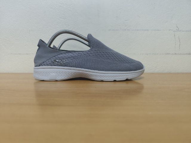 SKECHERS Gowalk 41.0 26.0 แท้ มือสอง รูปที่ 2