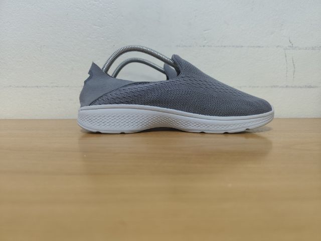 อื่นๆ ผ้าใบ รองเท้าผ้าใบ UK 7.5 | EU 41 1/3 | US 8 SKECHERS Gowalk 41.0 26.0 แท้ มือสอง