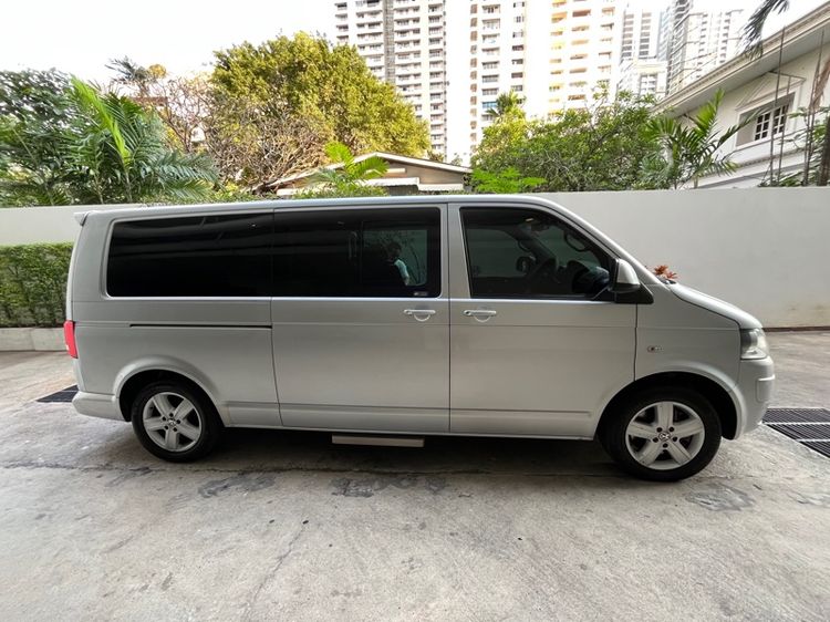 รถ Volkswagen Caravelle 2.0 TDi สี บรอนซ์เงิน