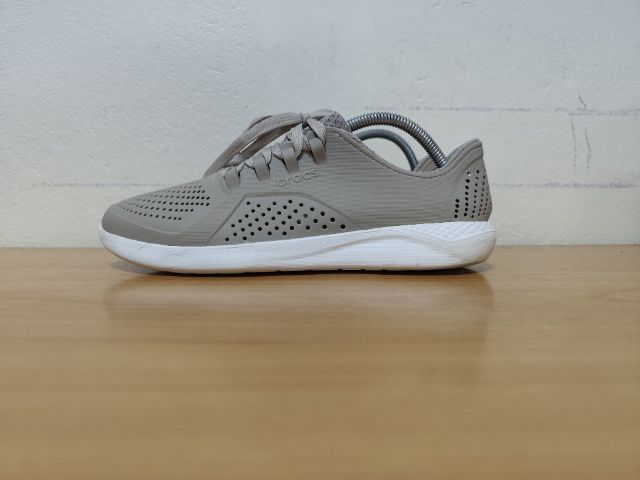 CROCS 42.0 M9 แท้ มือสอง  รูปที่ 2