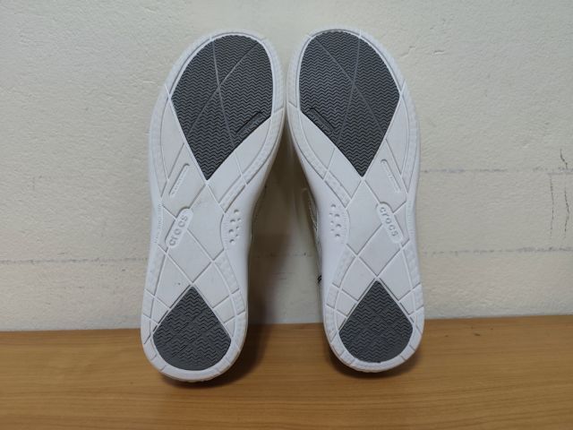 CROCS 42.0 แท้ มือสอง M9 รูปที่ 10