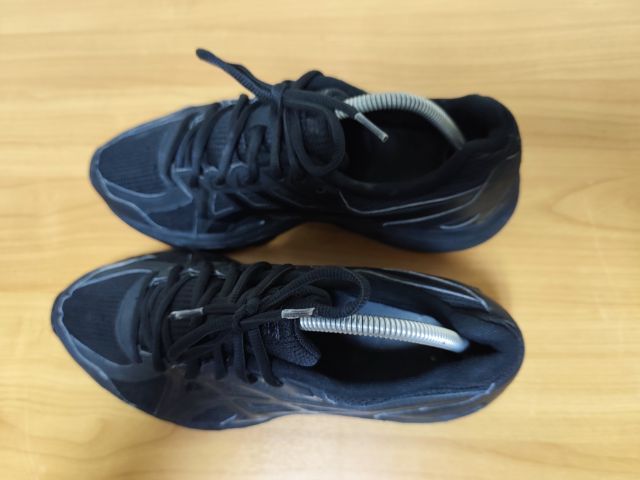 ASICS Tripble black 42.5 27.0 แท้ มือสอง รูปที่ 11
