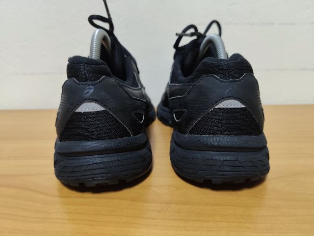 ASICS Tripble black 42.5 27.0 แท้ มือสอง รูปที่ 5