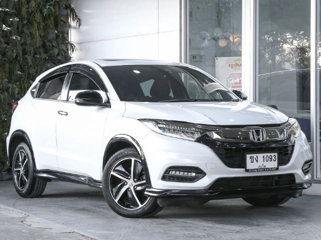 รถ Honda HR-V 1.8 RS สี ขาว
