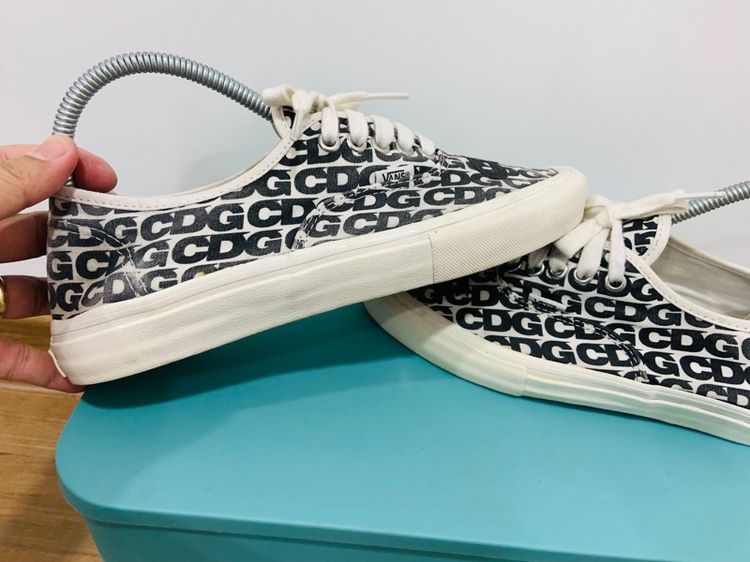 รองเท้า VANS X CDG แท้ 💯 เบอร์ EU 40 cm 25.5 คนเท้า 25-26 cm ใส่ได้ครับ สภาพดีมาก พื้นเต็ม ทรงสวย หายากน่าสะลมครับ รูปที่ 2