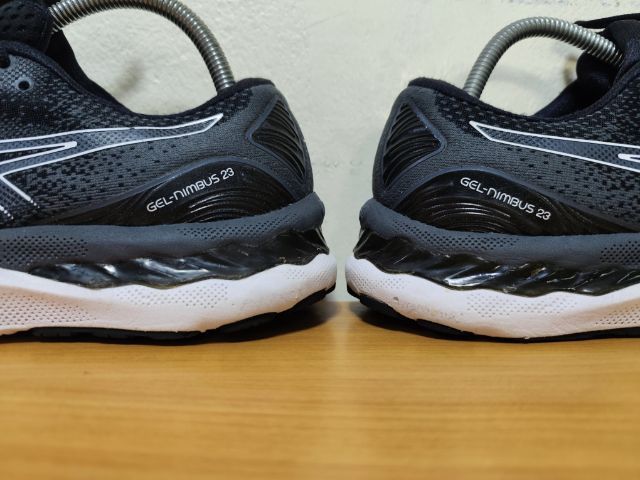 ASICS Nimbus23 42.0 26.5 แท้ มือสอง รูปที่ 11