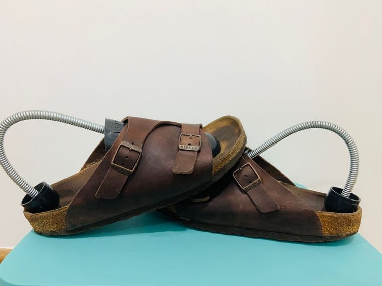 อื่นๆ น้ำตาล หนังแท้ ขนาดอื่น ๆ รองเท้า BIRKENSTOCK รุ่น ZURICH เบอร์ 39 cm 25 คนเท้า 24.5-25.5 cm ใส่ได้ครับ สภาพดีมาก พื้นเต็ม ทรงสวย หายากน่าสะลมครับ